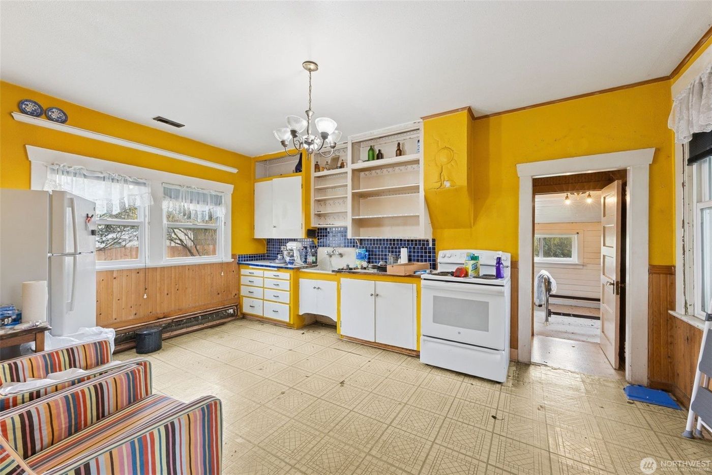 Kitchen before renovation